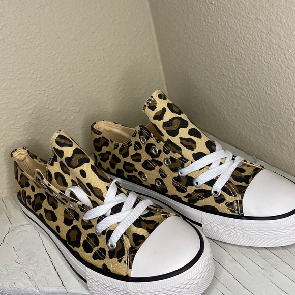 Queen George low top leopard print sneakers - Picture 2 of 8
